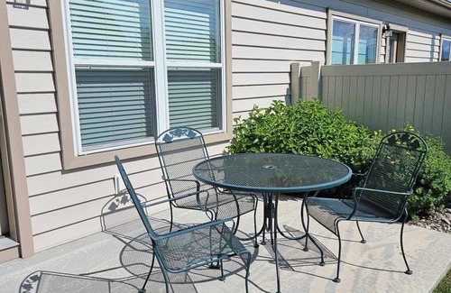 Sheridan House | Tranquil Townhome Steps from Sheridan's Scenic Walking Paths