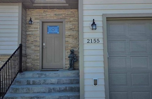 Sheridan House | Tranquil Townhome Steps from Sheridan's Scenic Walking Paths