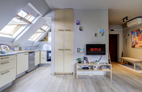 Sofia Apartment | Serene Park Loft Near Eagles Bridge with Family-Friendly Perks