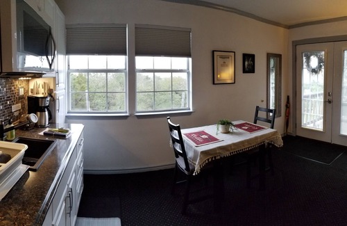 Wimberley Apartment | Tranquil Wimberley Valley Getaway with Free Parking & Pool