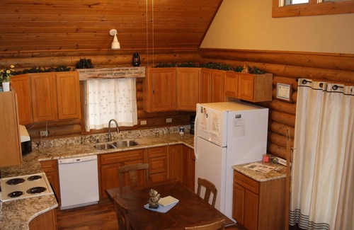 Lead House | Tranquil Retreat with Pool and Breakfast on 8 Private Acres