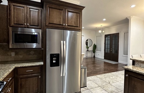 Sulphur House | Serene Private Home with Kitchen in Central Sulphur