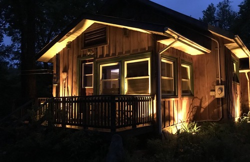 Lake of Bays House | Serene Muskoka Retreat - Lake Front Oasis with Pool