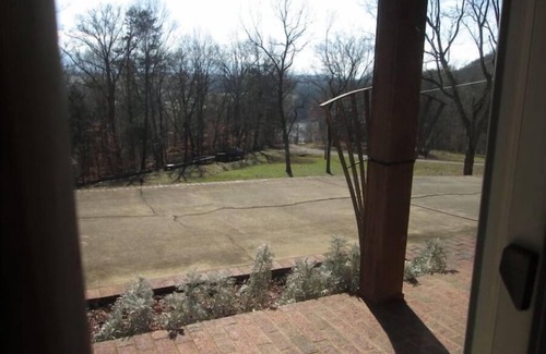 Chuckey House | Serene Private Escape in the Foothills of the Smokies