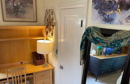 Cedar Falls Bed & Breakfast | Quiet Private Room - Long Term Renters Welcome -