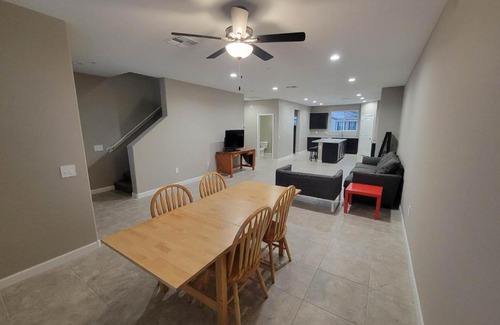 Chandler House | Cozy Private Room with Pool Access and Walk-in Closet