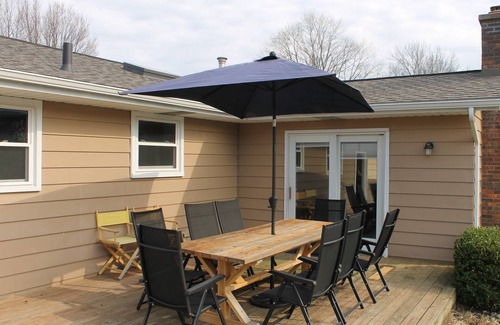 Waukazoo Woods House | Tranquil Ranch Retreat with Private Pool Near the Beach
