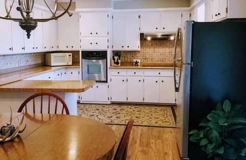 Energy House | Tranquil Ranch Retreat Near Circle T Arena, Pet Friendly