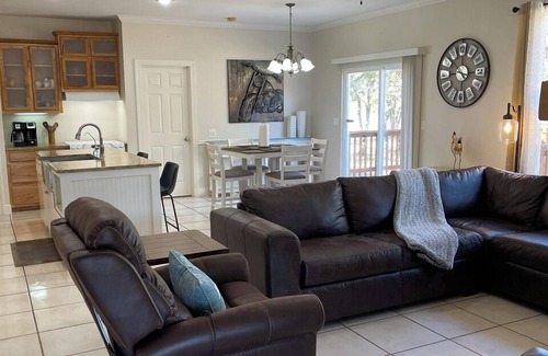 Camp Wood House | Peaceful Getaway with Ocean View & Spa Amenities