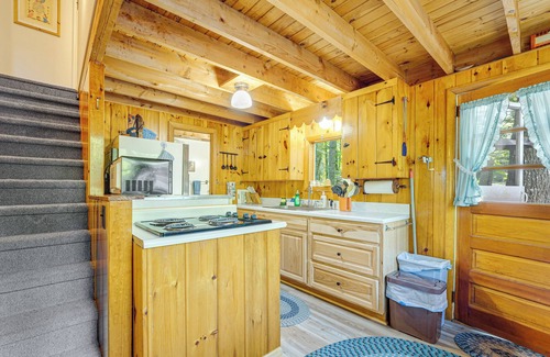 Raymond Cottage | Idyllic Cottage Retreat on Panther Pond with Lake Views