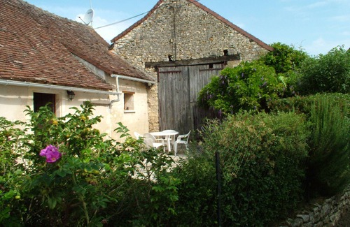 Vicq-sur-Gartempe House | Serene Country House Retreat with Pool near Angles sur l'Anglin