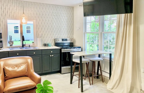 Uptown Historic District House | Serene Retreat on Magazine with Private Garden & Spa