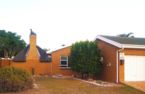 Kuils River House | Serene Retreat Near Wine Farms with Breakfast & Kitchen