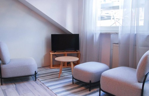 Trarbach Bed & Breakfast | Cozy Room with Private Bathroom at the Moseltherme Guesthouse