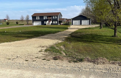 Milford House | Relaxing Retreat in Rural Neighborhood by Milford Lake