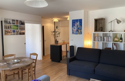 Saint-Germain-en-Laye Apartment | Quiet Retreat Near Paris with Pool and Spa Amenities