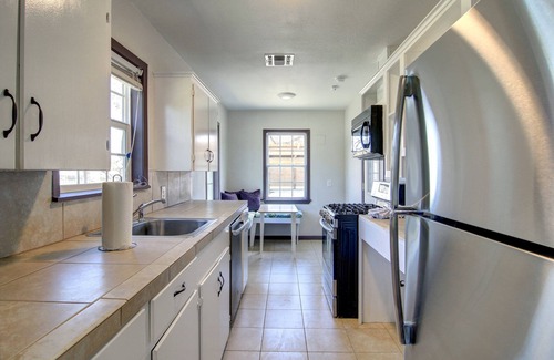 Rockport House | Tranquil Sea Point Cottage with Kitchen & Family-Friendly Amenities