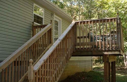 Loudon Cottage | Tranquil Cottage Surrounded by Majestic Oak Trees