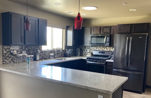 Rohnerville House | Serene Family Retreat with Kitchen & Perfect 10/10 Score
