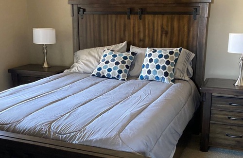 Rohnerville House | Serene Family Retreat with Kitchen & Perfect 10/10 Score