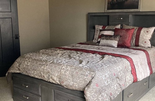 Rohnerville House | Serene Family Retreat with Kitchen & Perfect 10/10 Score