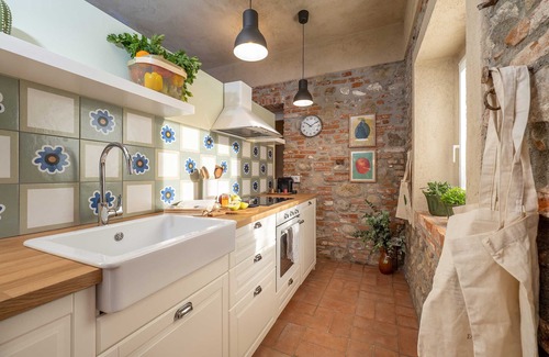 Cressa Apartment | Serene Studio Apartment with Garden in Charming Farmhouse