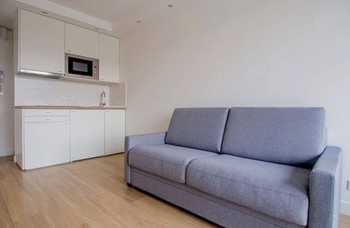 Croulebarbe Apartment | Quiet studio in a very good location