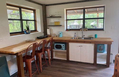 Blanco Cottage | Tranquil Studio Retreat on 110-Acre Ranch with Trails