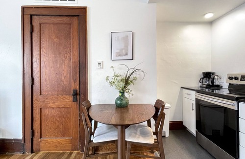 Downtown Des Moines Apartment | Peaceful Studio on Grand - Perfect for Families and Pets!
