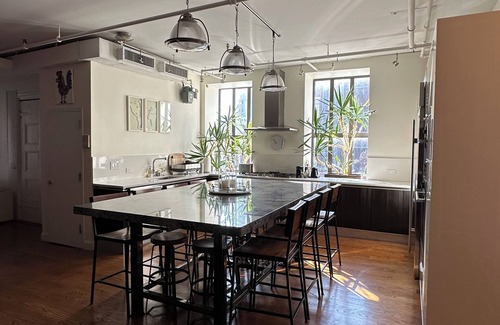 SoHo Apartment | Renovated Loft in Soho with Kitchen & Breakfast Included