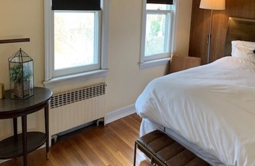 Greenwich House | Sunny Downtown Greenwich Hotel with Spa and Breakfast
