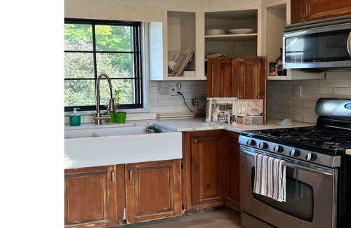 Greenwich House | Sunny Downtown Greenwich Hotel with Spa and Breakfast