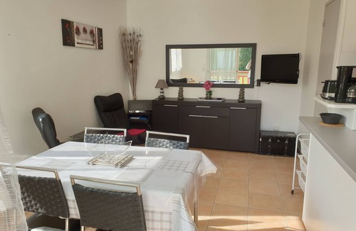 Cambo-les-Bains Apartment | Tranquil T2 3* Retreat Near Town Center for Families