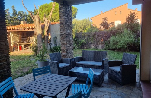 Elne Apartment | 🌞 Quiet T2 with terrace & garden - Beaches 10 min away, top comfort! 🌴