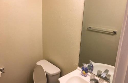 Lawton House | Cozy Townhouse Near Fort Sill - Pet Friendly & Rated 9/10