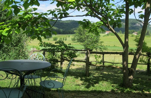 Belley Cabin | Serene Tree House Retreat in the Bugey Region, Rated 9.8
