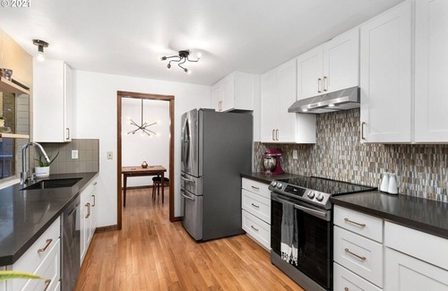 Bull Mountain House | Relaxing Retreat with Large Yard & Pet-Friendly Amenities