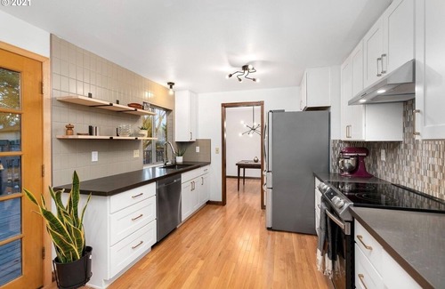 Bull Mountain House | Relaxing Retreat with Large Yard & Pet-Friendly Amenities