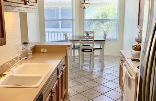 Venice Condo | Serene Venice Florida Escape with Oceanfront Amenities