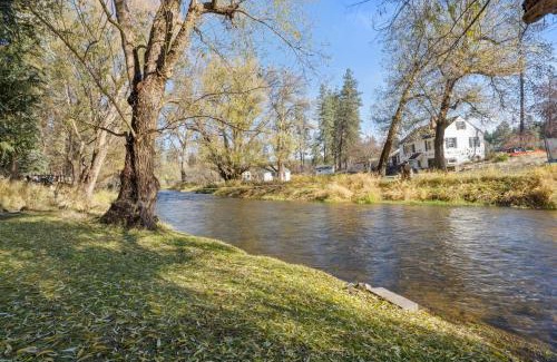 Colbert House | Tranquil Waterfront Cottage on the Little Spokane River