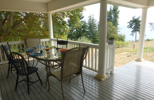 Indianola House | Serene Waterfront Retreat in Indianola, Seattle with Ocean View