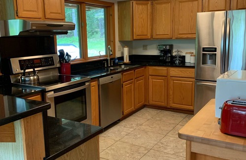 Georgetown House | Peaceful Waterfront Retreat with Family-Friendly Amenities