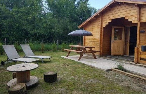 Saint-Savin House | Cozy Lakeview Chalet: Guest Rated 9.8, Family-Friendly Retreat