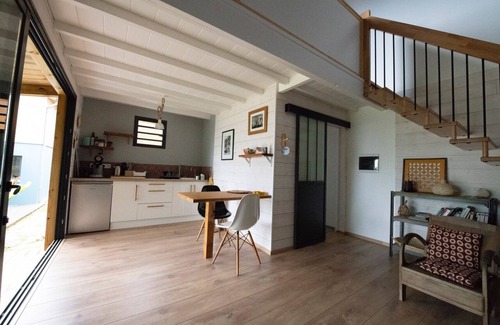 Les Avirons House | Tranquil Wooden House with Ocean and Garden Views