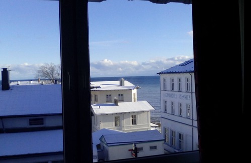 Sassnitz Apartment | Serene Apartment with Lake View and Pool Access