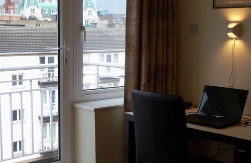 City Centre Dublin Apartment | Tranquil 2-Bedroom Flat in Central Dublin - Guest Rated 9.8