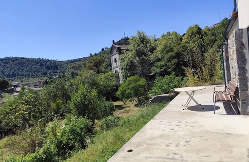 Les Vans House | Quietly situated house in the heart of the village of Les Vans, close to the bathing area.