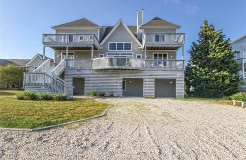 Ocean View House | Quillens Point: Pet & Child Friendly Retreat with Top Reviews