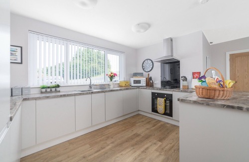 Santon Cottage | Quilliam's Lodge - a holiday cottage that sleeps 7 guests in 4 bedrooms