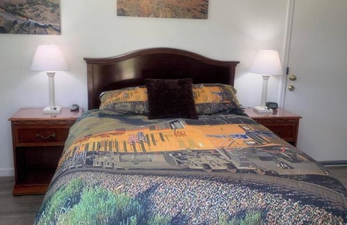 Keene House | Quintessential Railfan Retreat with Family-Friendly Perks